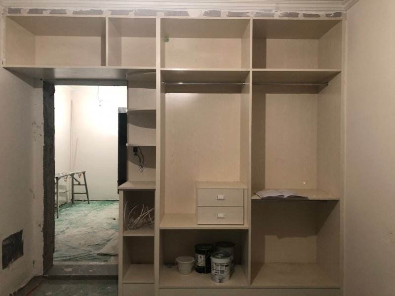 家裝柜子是請(qǐng)木工打柜子好還是全屋定制柜子好，哪種更劃算