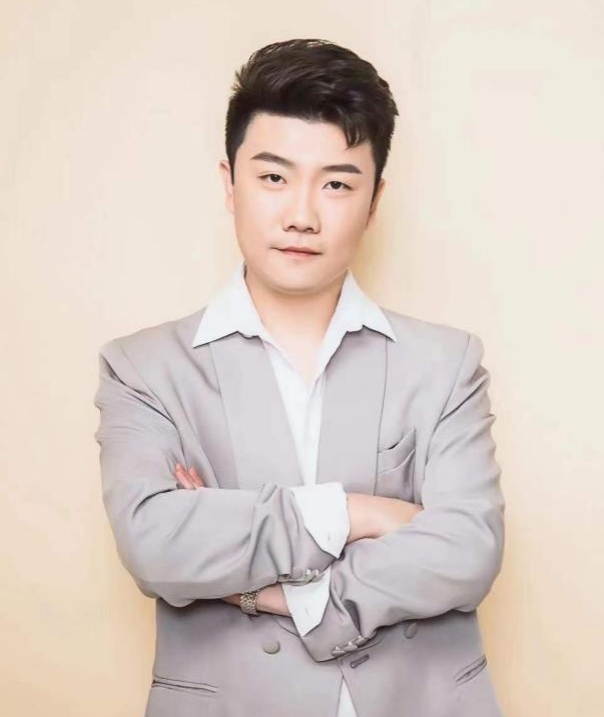  劉致峰 設(shè)計師